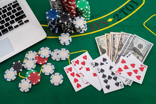 Live blackjack table on dingdongtogel apk mobile app showing dealer and betting interface