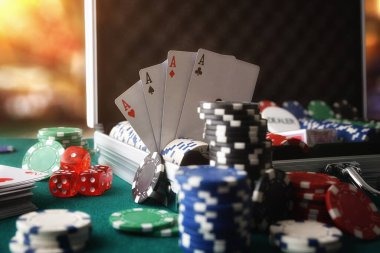 Betting controls and fold button on dingdongtogel apk Koprok mobile interface