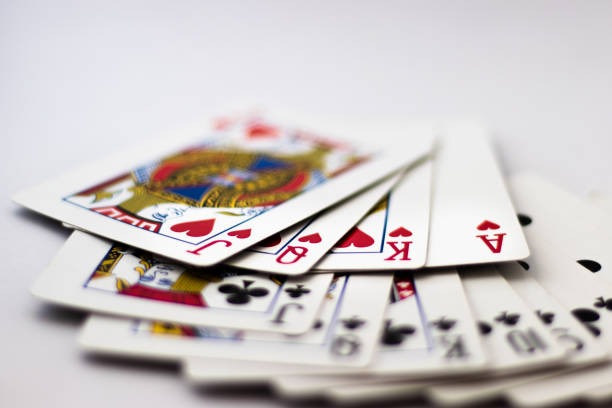 Live casino tables on dingdongtogel apk mobile app showing blackjack and roulette feeds